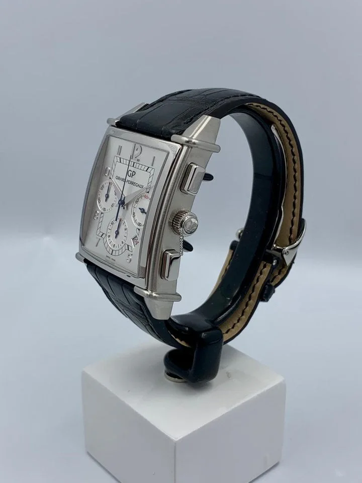 Girard Perregaux Vintage 1945 Chronograph XXL 25840 Box and Papers